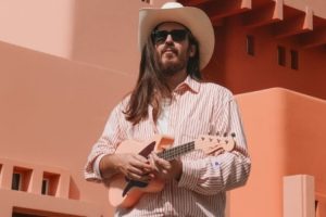 Carlos Sadness cierra etapa con su single “La Vida Perfecta”