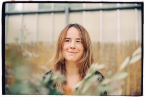 Olatz Salvador versiona su “Korapilatzen”