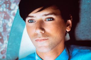 Tiga anuncia nuevo álbum con “Ecstasy Surrounds Me”