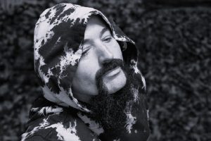 Brunetto publica su nuevo mini-álbum “Ooparts”