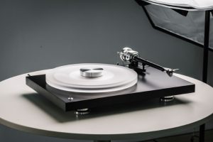 Pro-Ject Debut Reference 10 Turntable