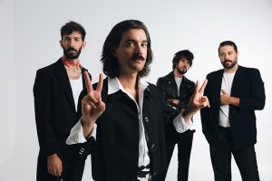 Victorias se suman al homenaje a Triángulo de Amor Bizarro