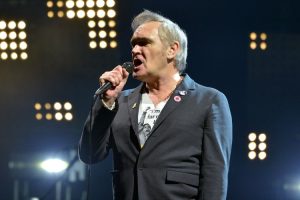 Morrissey firma con Sire Records tras tres años sin sello
