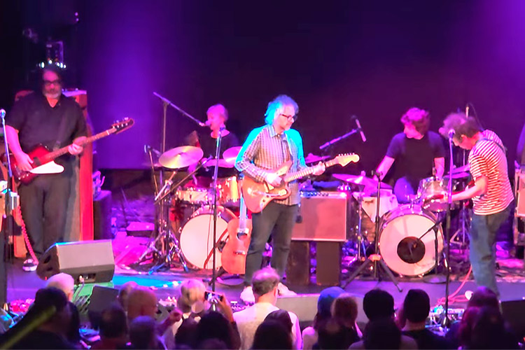 Yo La Tengo celebran Hanukkah con una larga lista de invitados