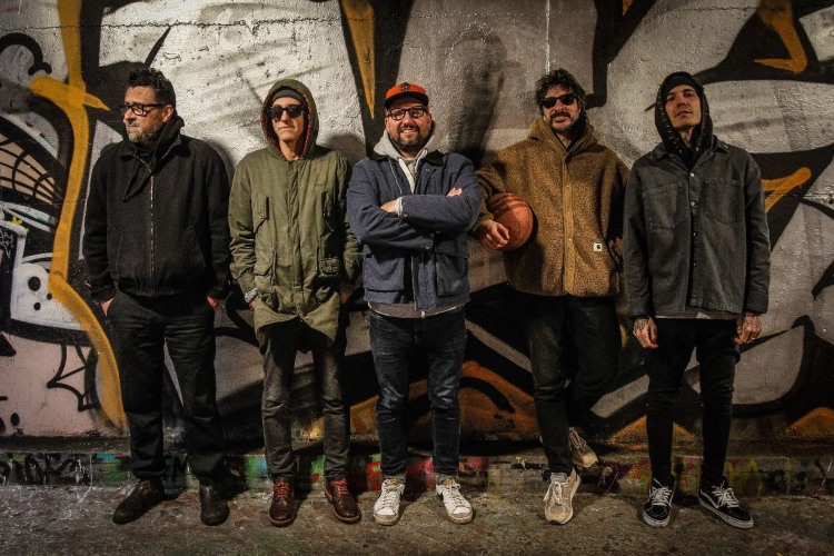 Meu presentan “Having fun”, primer adelanto de su retorno