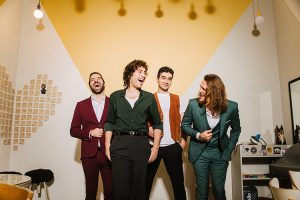 Estreno: Naked Eva tienen nuevo single y videoclip, “Vente que te llevo”