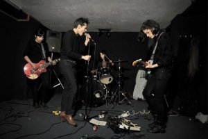 Savages amplían “Adore Life” versionando a Black Sabbath