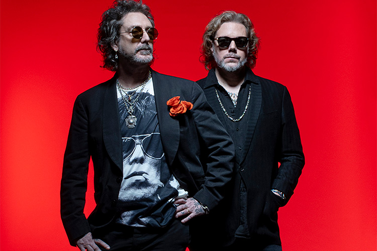 The Black Crowes comparten dos temas de “A Pound Of Feathers”