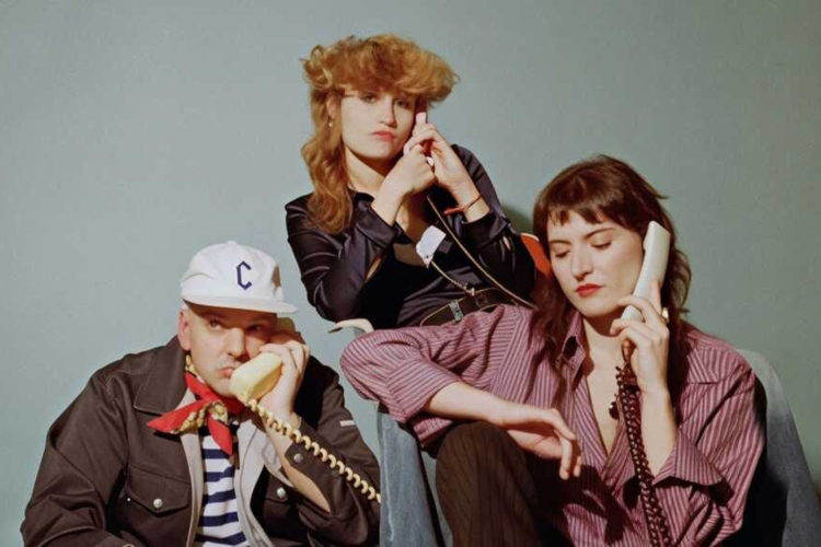 Carlangas y Dear Joanne se unen para traernos “Problemas”