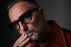 Jorge Drexler adelanta lo que será su nuevo disco con “Toco Madera”
