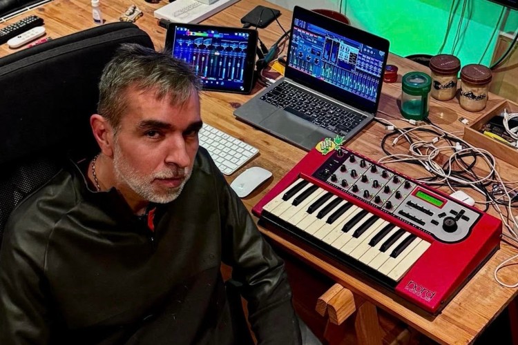 Julen Irigoitia, del colectivo 08001, regresa a la música con SWN