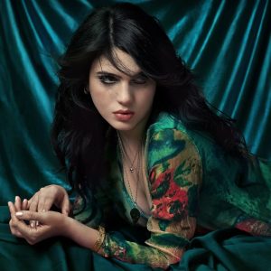 Julia Cumming presents “anti-cool” album directed by Edgar Wright