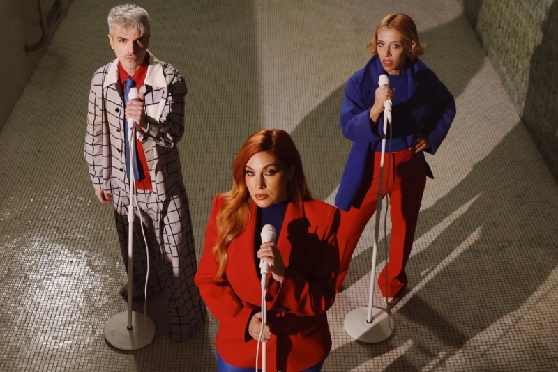 Leire Martínez gives electropop punch with Miranda!