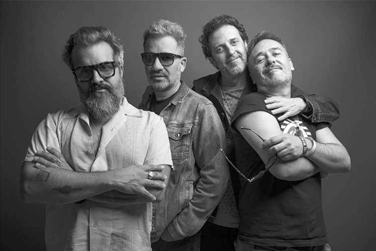 Love of Lesbian anuncian su retirada de los escenarios