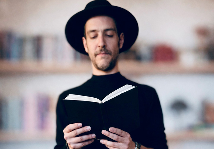 "Autorreferencia" es el primer capítulo de El Caminante