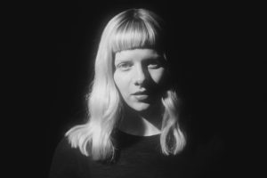 Tom Rowlands y Aurora presentan su tercer tema como Tomora