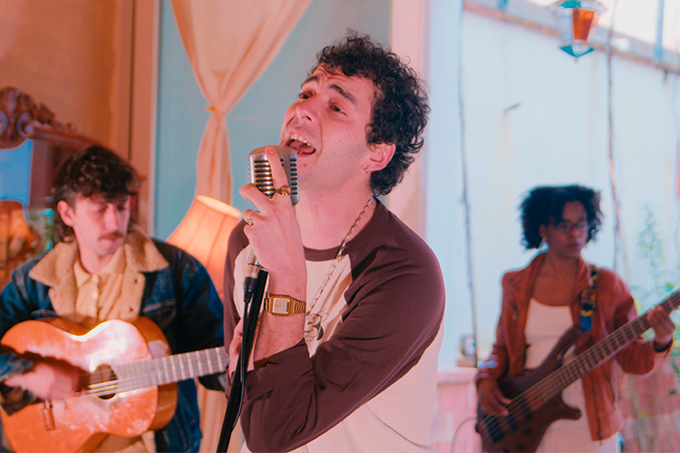 Estrenamos el videoclip de “Regalo envenenado” de Lima Negra