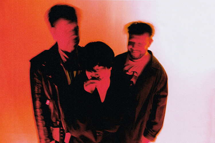 Triángulo de Amor Bizarro abren su nueva etapa con “Sacrificio”