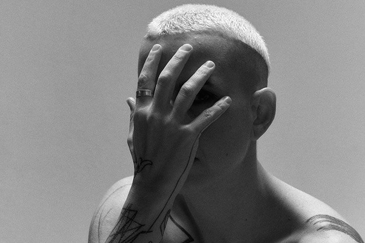 Clara Peya presenta “Veo Incendios”, primera pieza de “Nuca”