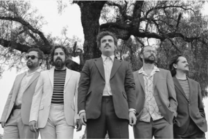 Enjambre publican “Daños luz” y anuncian gira por España