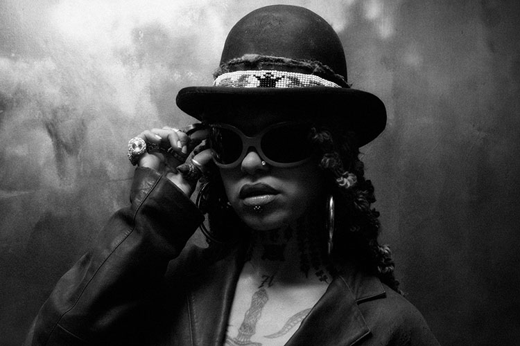 Ezra Collective y Greentea Peng publican “Helicopters” para “HELP(2)”