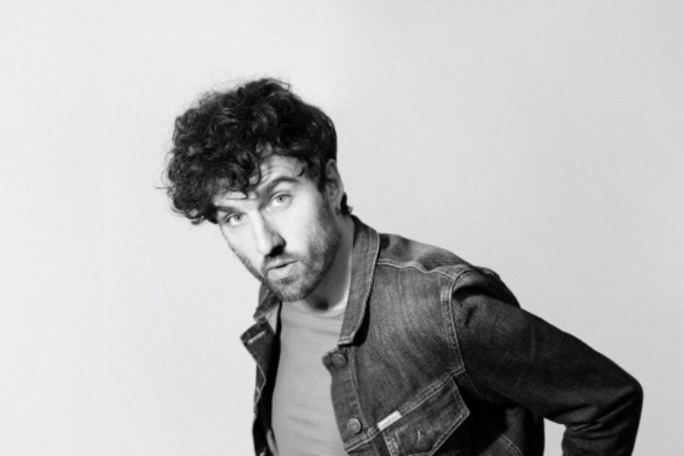 Guille Galván presenta su debut en solitario con “En qué momento dudé de ti”