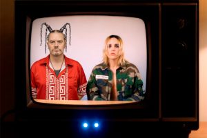 Jehnny Beth estrena “Look At Me” junto a Mike Patton