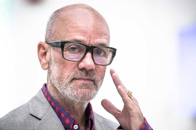 Michael Stipe reaparece en directo para interpretar dos temas de R.E.M.