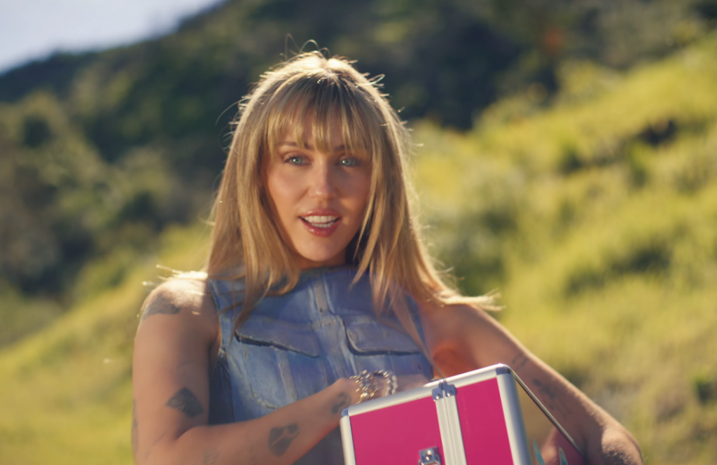 Miley Cyrus and Hannah Montana will make you cry with 'Younger You'