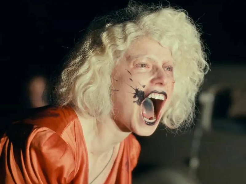 'The bride!' by Maggie Gyllenhaal is as chaotic as it is entertaining