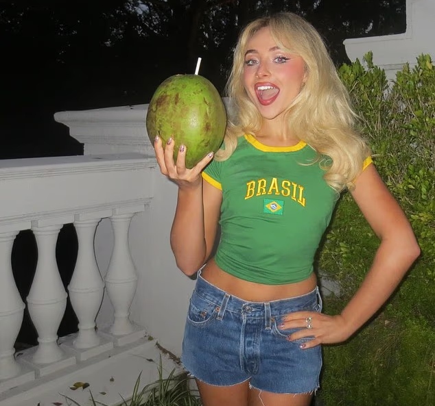 The guard at Chappell Roan's hotel was supervising Sabrina Carpenter