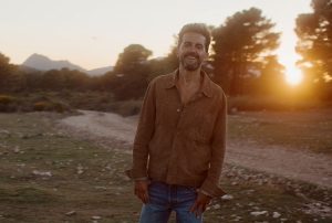 Arco hace un honesto balance en "A mis 50"