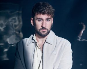 Dani Fernández, in the operating room after falling at the Valencia show