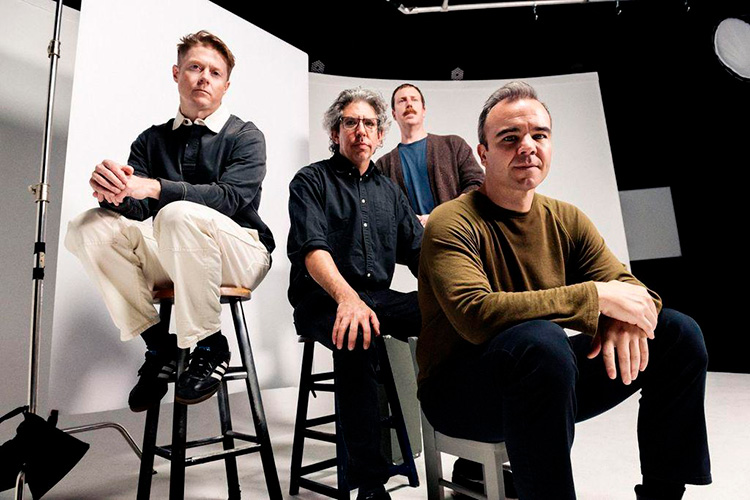 Future Islands celebran veinte años con “From a Hole in the Floor to a Fountain of Youth”