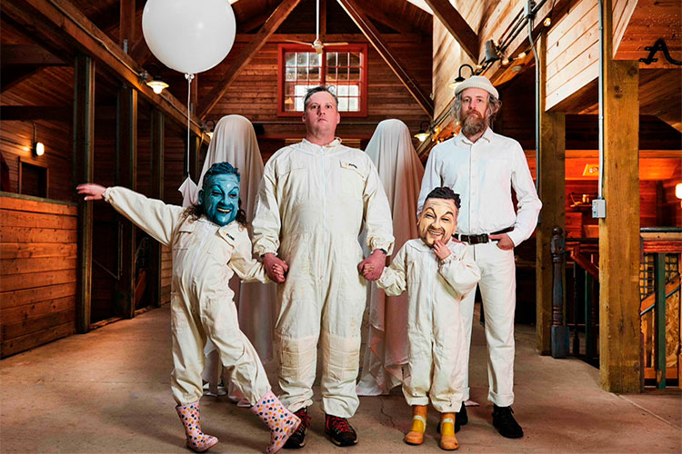 Modest Mouse vuelven a la independencia con “Picking Dragons' Pockets”