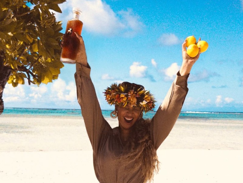 Rihanna falls in love with India, Beyoncé celebrates 'Lemonade'…