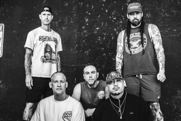 Terror invitan a Chuck Ragan (Hot Water Music) a "Fear the Panic”