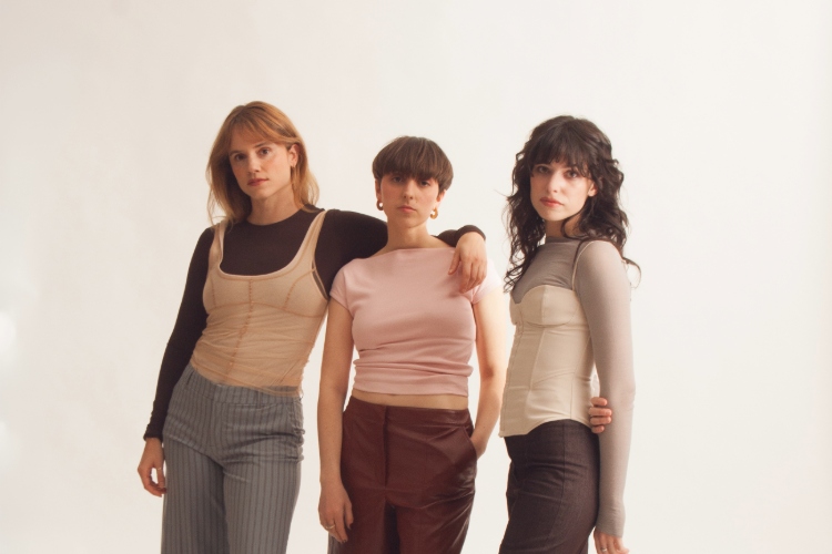 The Crab Apples avanzan su próximo disco con “Treinta”