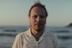 Estrenamos “Dejarme Caer” de Flavio Bánterla