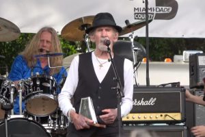 Muere Alex Ligertwood, ex vocalista de la banda de Carlos Santana