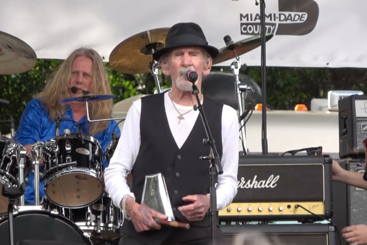 Muere Alex Ligertwood, ex vocalista de la banda de Carlos Santana