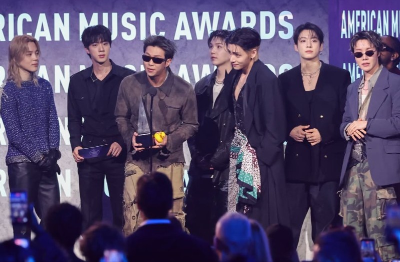 BTS triumph at the AMAs; Sabrina Carpenter, great absence