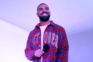 Drake lanza por sorpresa tres álbumes completos en un mismo día