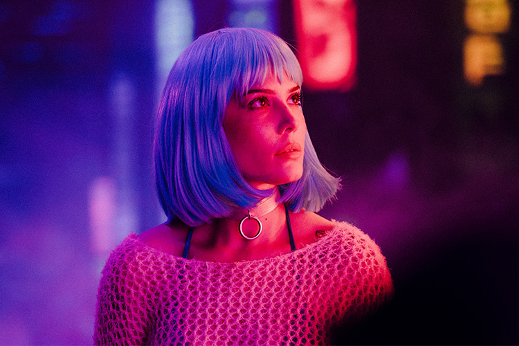 Halsey protagoniza y coescribe el thriller sexual “Replacer”