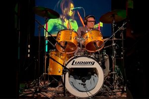 Joan Reggae Drummer celebra la música jamaicana con “Stronger Together”