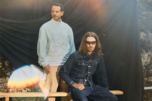 Baiuca y Carlos Ares entrelazan sus universos en “Noitada”