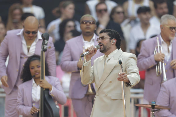 Bad Bunny, Taylor Swift, Gaga, Sabrina and Tate McRae, at the Emmys