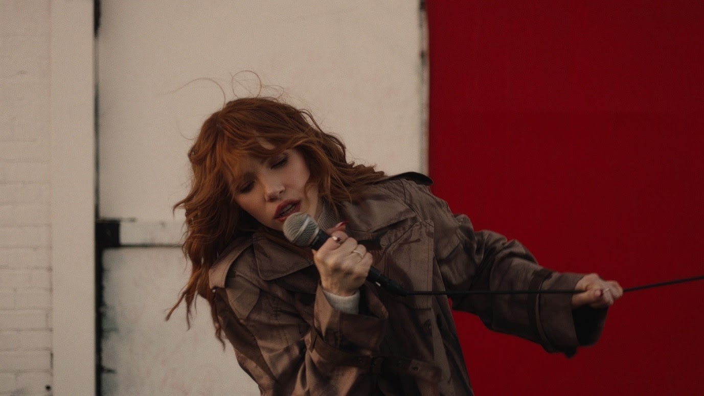 Carly Rae Jepsen confuses love and friendship in a beautiful epic song