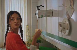 Claudia Arenas' beautiful single sticks 'like a magnet'