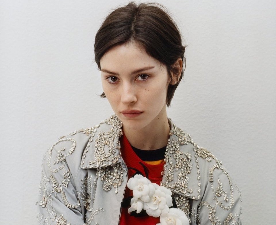 Gracie Abrams, top 2 albums in Spain; Bad Management, top 16